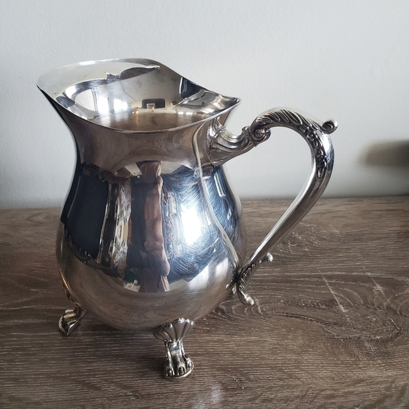 Cheeks Design &Art co. Silver plated footed pitcher - Picture 3 of 10